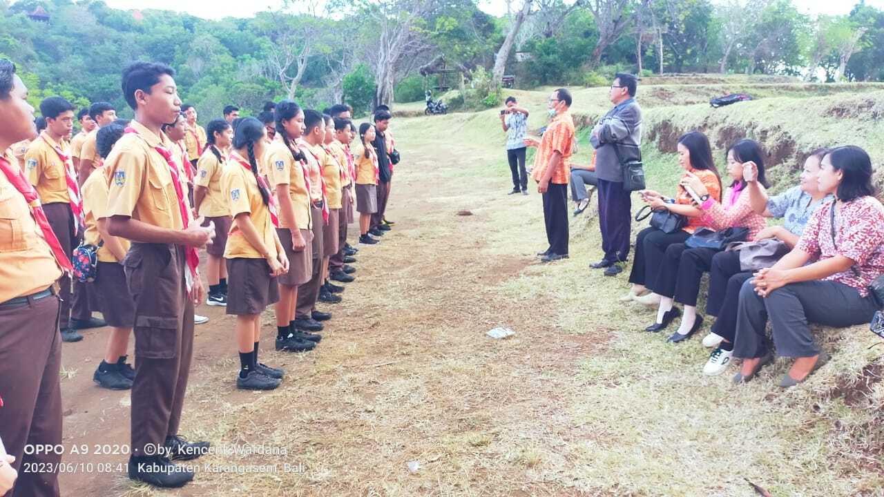 Pengarahan dari Bapak Kepala SMAS Dharma Kirti Sengkidu